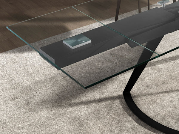 Rectangular extendable dining table in tempered glass and black steel