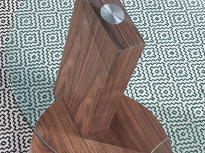 Round side table in tempered glass and walnut