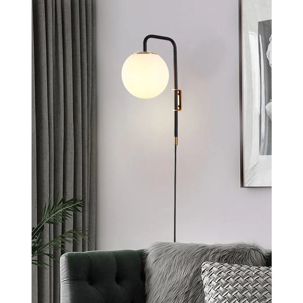 Bilsen Wall Sconce – Glass Globe H35