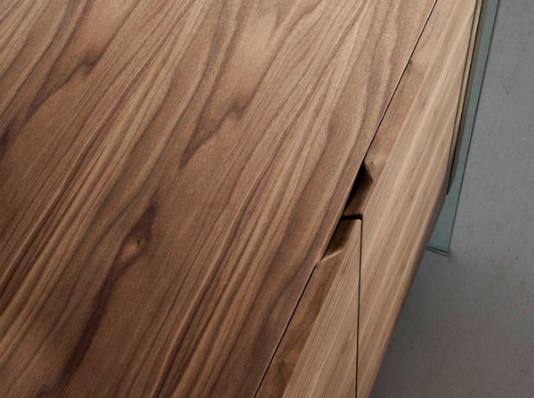 Sideboard in walnut and tempered glass