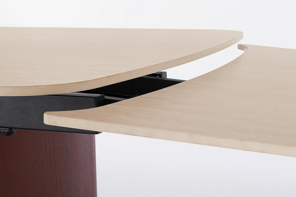 Extendable Dining Table 180–260 cm – Walnut Modern Table