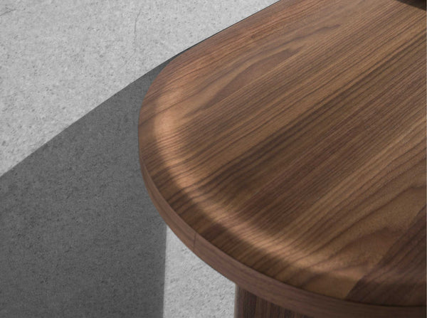 Oval console in half-point walnut