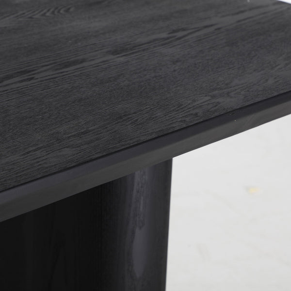 ROGNES DINING TABLE