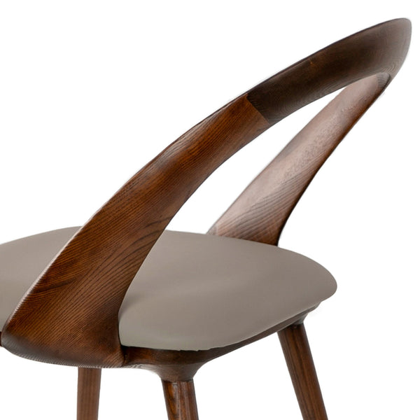 Chair in ecological walnut and mink leather