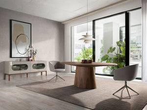 Swivel chair in light gray fabric