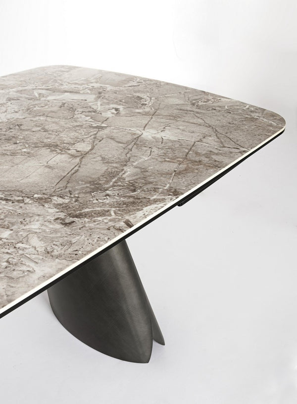 Extendable Dining Table 180–260 cm Nordic Style