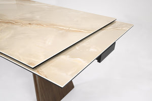 Extendable Dining Table 180–260 cm Patagonia Finish