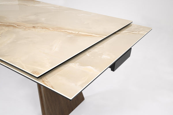 Extendable Dining Table 180–260 cm Patagonia Finish