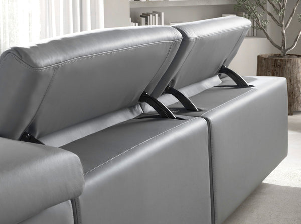 Relaxation sofa with right-hand chaise longue in gray leather
