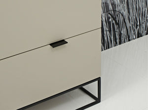 Chest of drawers in gray wood and black steel