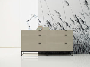 Chest of drawers in gray wood and black steel