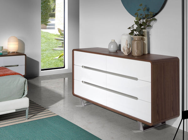 Chest of drawers in white wood, walnut and chromed steel