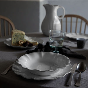 Dinner plate 28