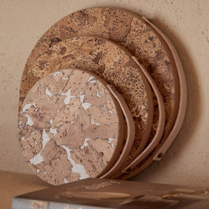 Cork base 30 with leather handle