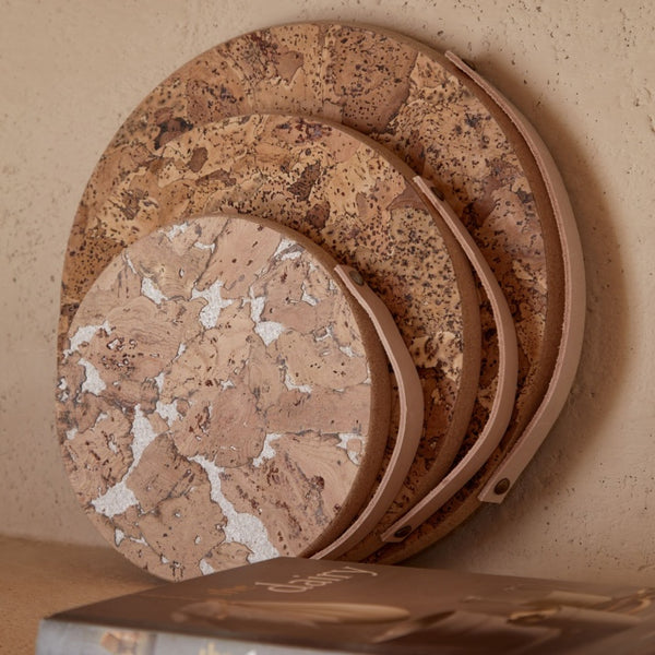 Cork base 30 with leather handle