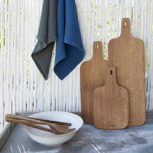 Oak wood cutting/serving board with handle 42
