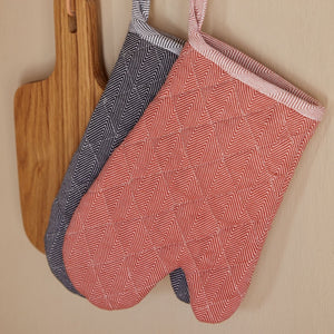 100% CO oven glove