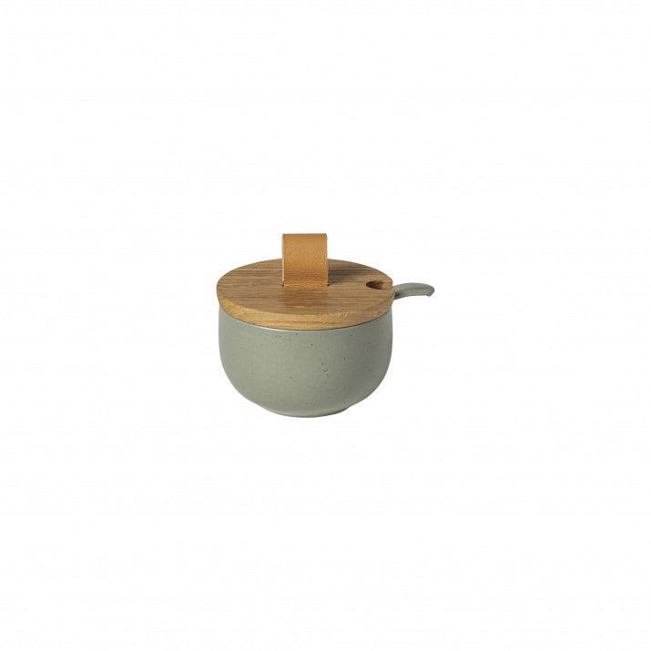 Salt shaker with oak wood lid 9