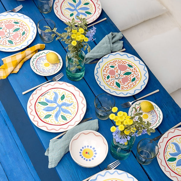 Dinner plate holds 27
