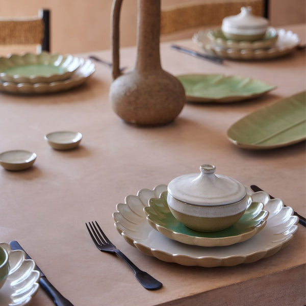 Dinner plate 28