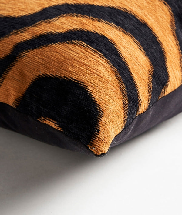 TIGER CUSHION