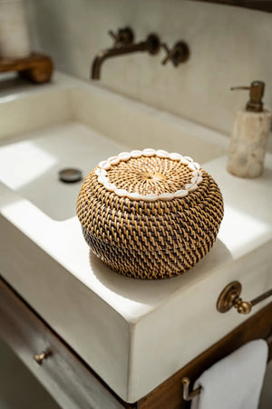 Colonial Peek-a-Boo Basket Natural Brown M