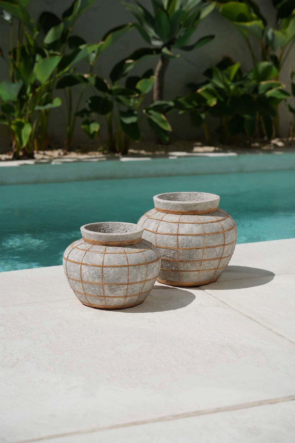 The Belly Vase - Concrete Natural - Large H27