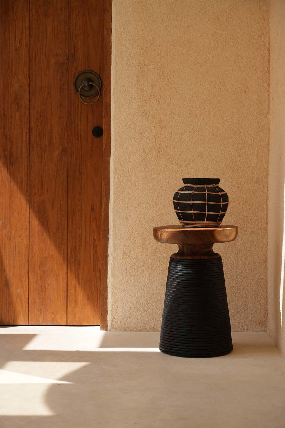 The Belly Vase - Black Natural - Medium H23