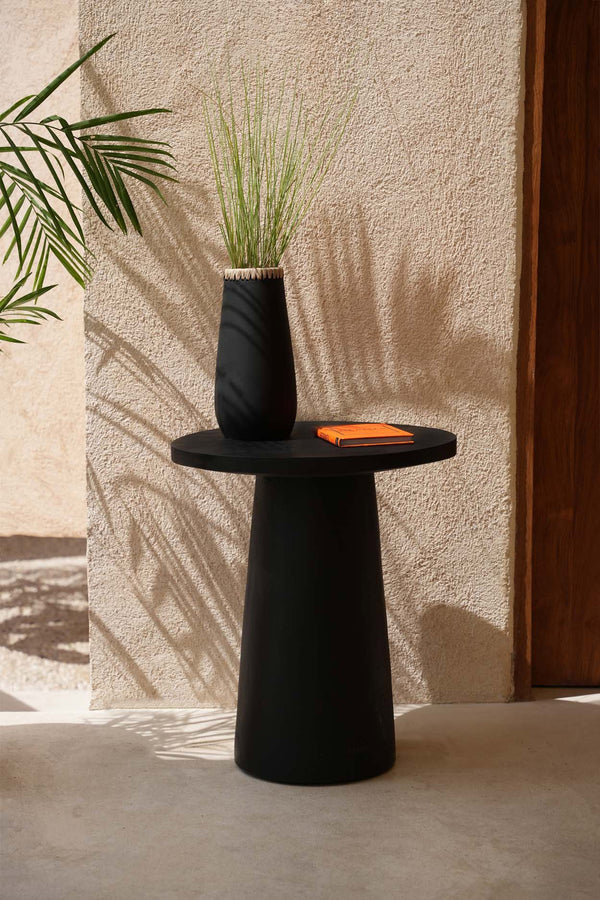 The Sneaky Vase - Black Natural - Large H31
