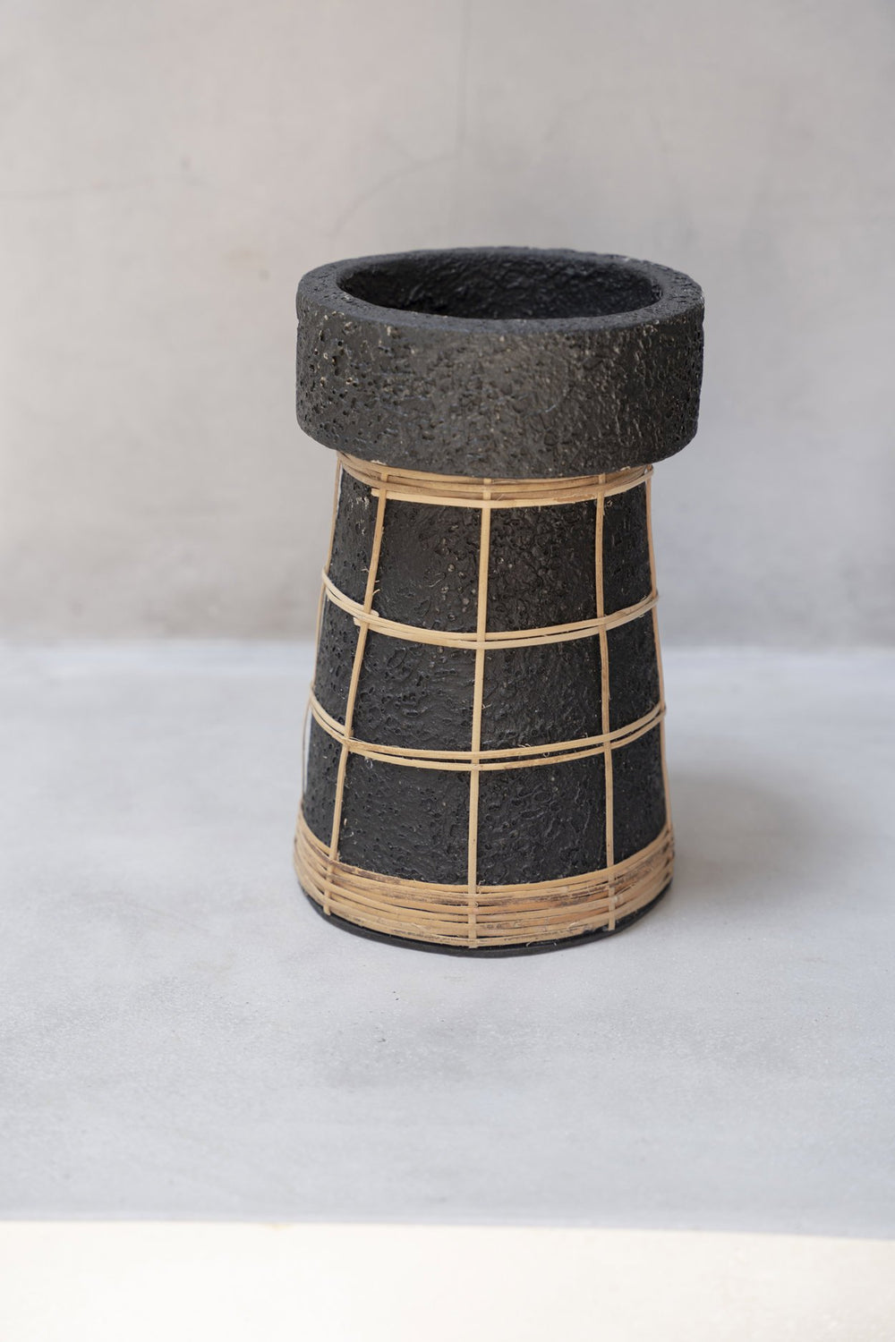 The Serene Candle Holder - Black Natural - Large H20