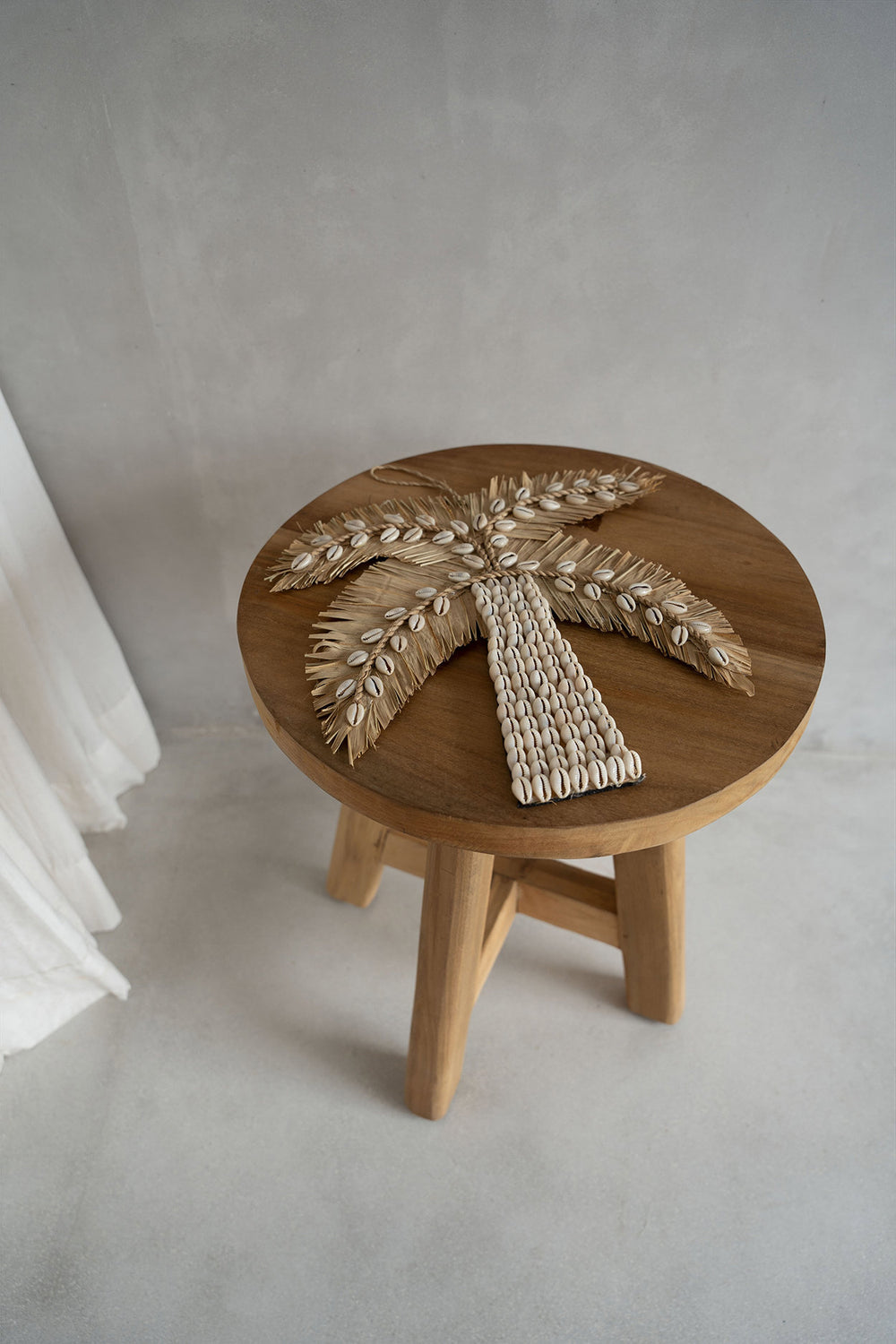 Atziri Stool – Natural D35