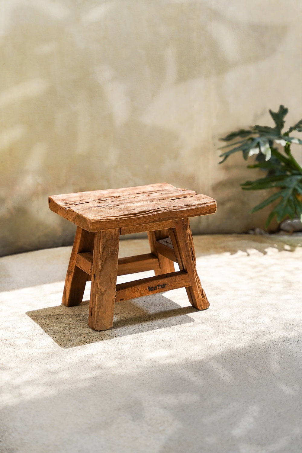 Yoke Stool – Natural, Small L29