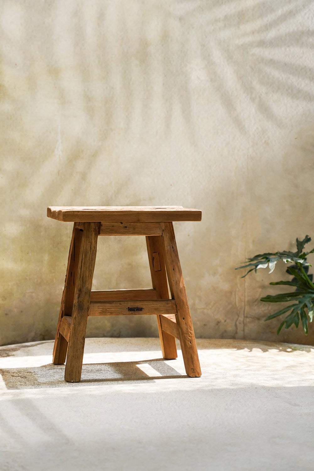 Yoke Stool – Natural, Large L39