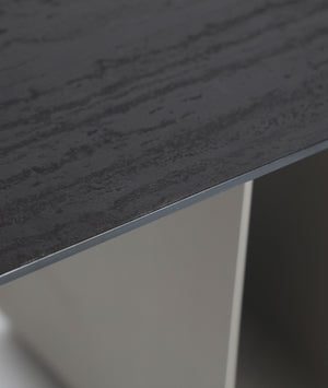 ARQA DINING TABLE